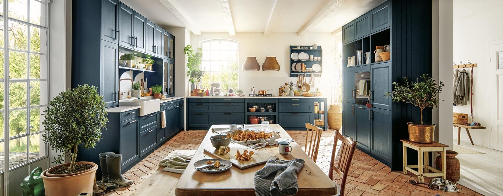 FINCA SATIN PORE AMALGAME CUISINE 2 1920X750 | Cuisines AMALGAME Le bleu : couleur tendance dans la cuisine Saint-Louis